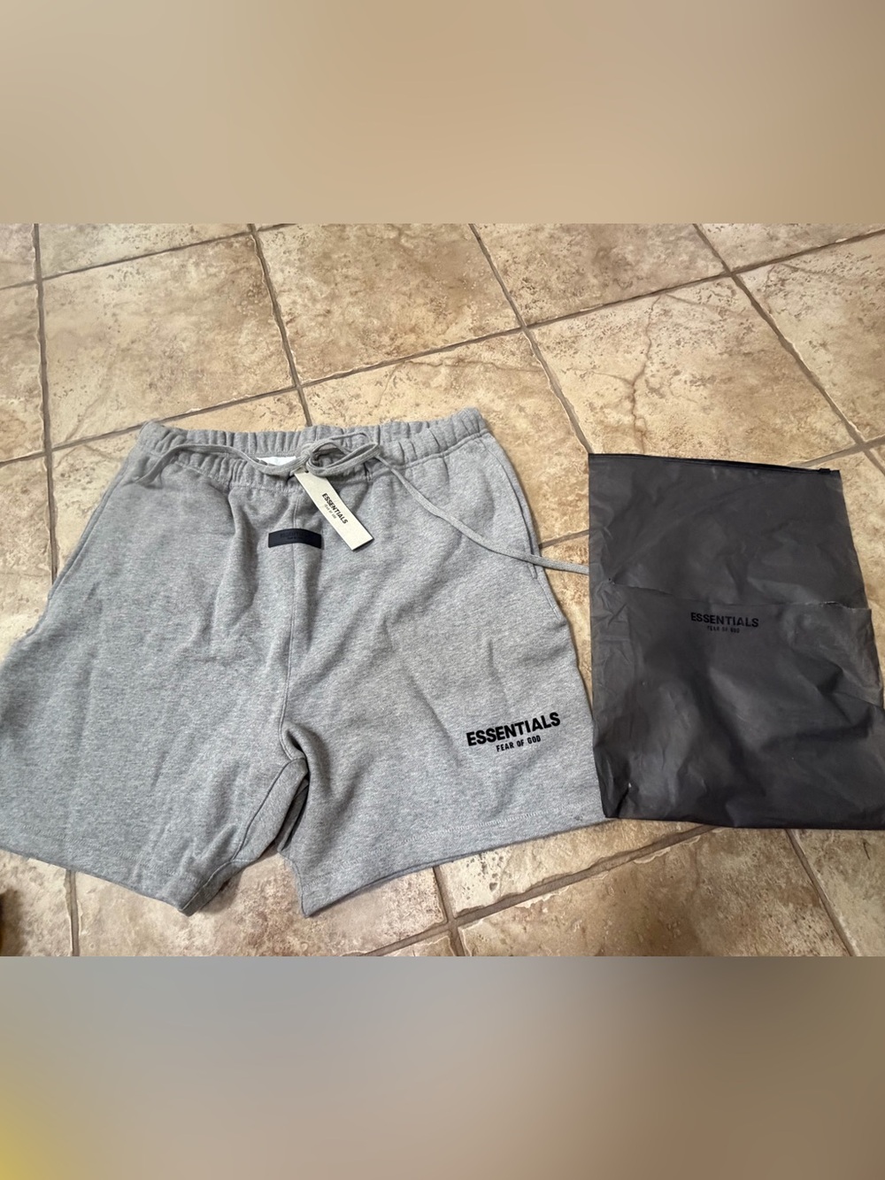 Fear of God Essentials Sweatshorts Dark Oatmeal XXL SS22 NWT 160BT212013F